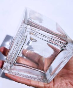 Garrafa de vidro quadrada modelo Cube 500ml transparente para licores e azeites.