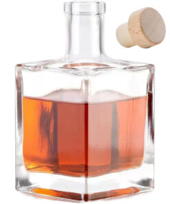Garrafa de vidro quadrada modelo Cube 500ml transparente para licores e azeites.