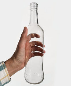 Garrafa de vidro modelo Exclusive 670ml com contornos diferenciados.