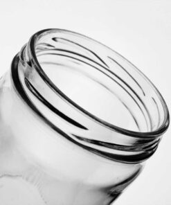 Pote de vidro Berlim 600ml com boca extra larga. Facilita o envase e o consumo de picles, frutas em calda e conservas robustas. Compre com segurança.