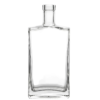 Imponência e sofisticação com a Garrafa Grandeur 750ml. Linhas retas perfeitas para cachaças de alambique e destilados finos. Veja mais detalhes!